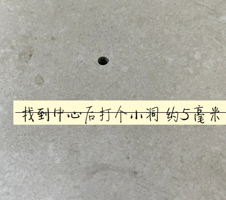 铜官瓷砖空鼓维修公司专业解答在瓷砖铺贴过程中，如果砂料搅拌不均匀，将会带来以下问题
